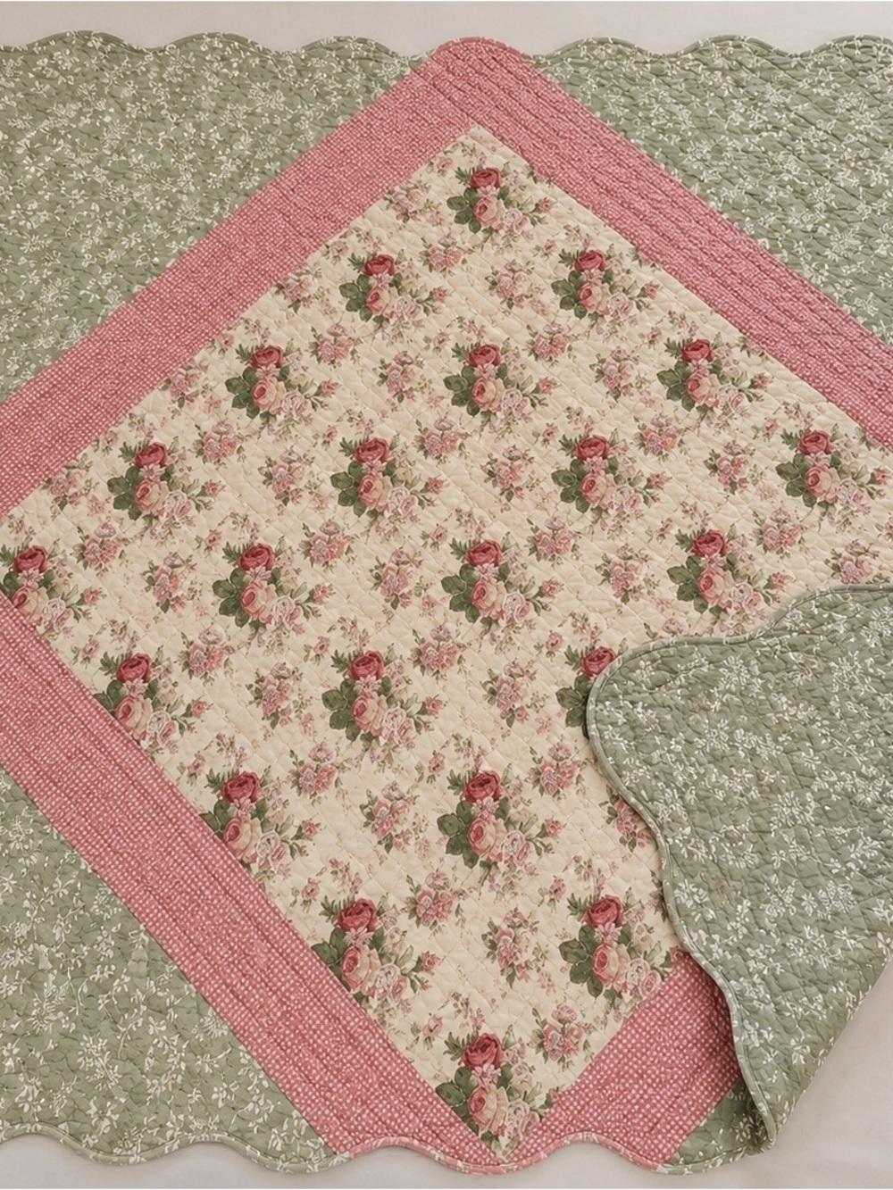 Vintage-Inspired Floral Quilted throw in Pink and Cream reversible cottagecore